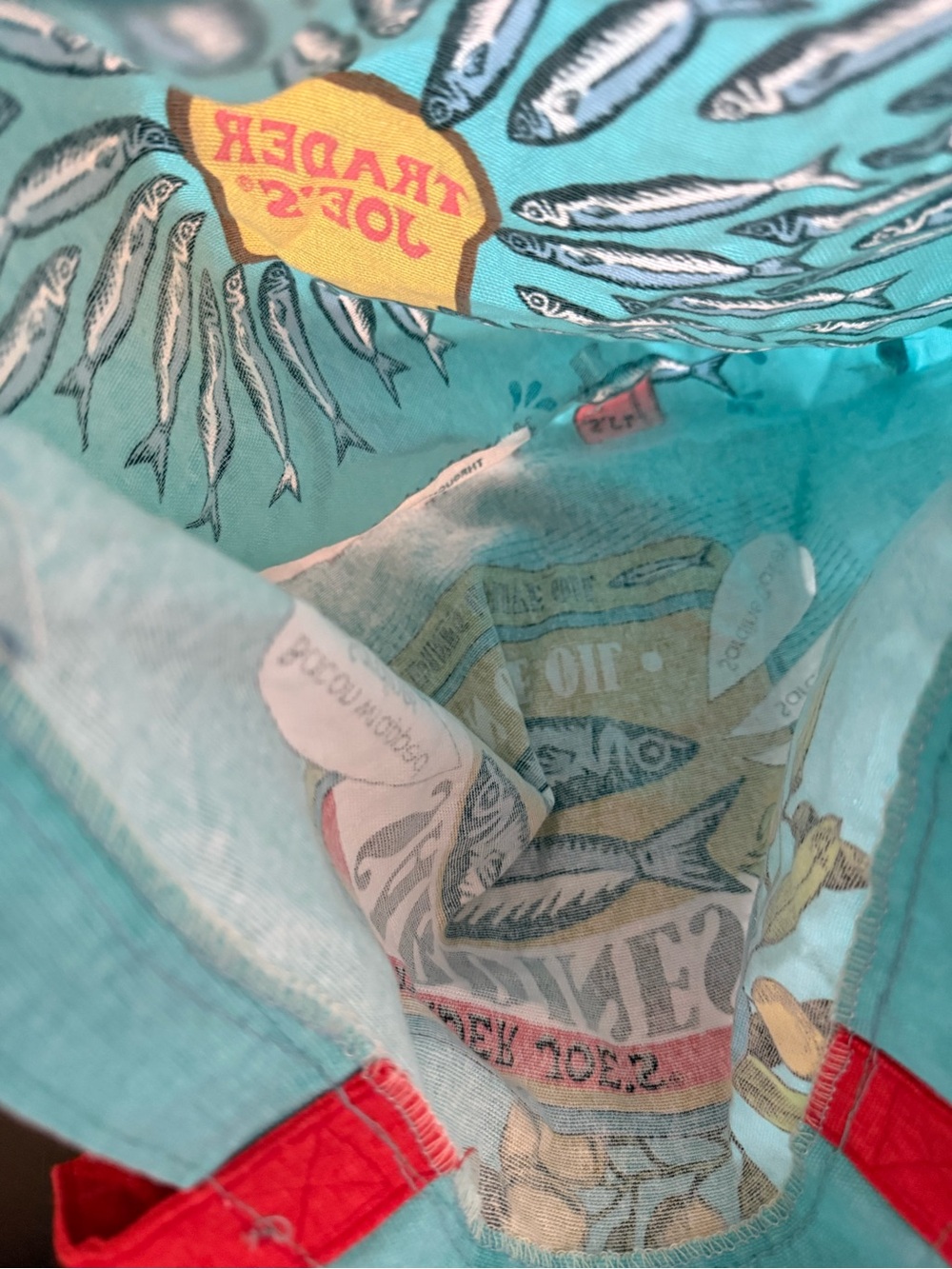 TRADER JOE’S 2023 sardine tote bag with graphic of sardines in olive oil - Picture 4 of 4